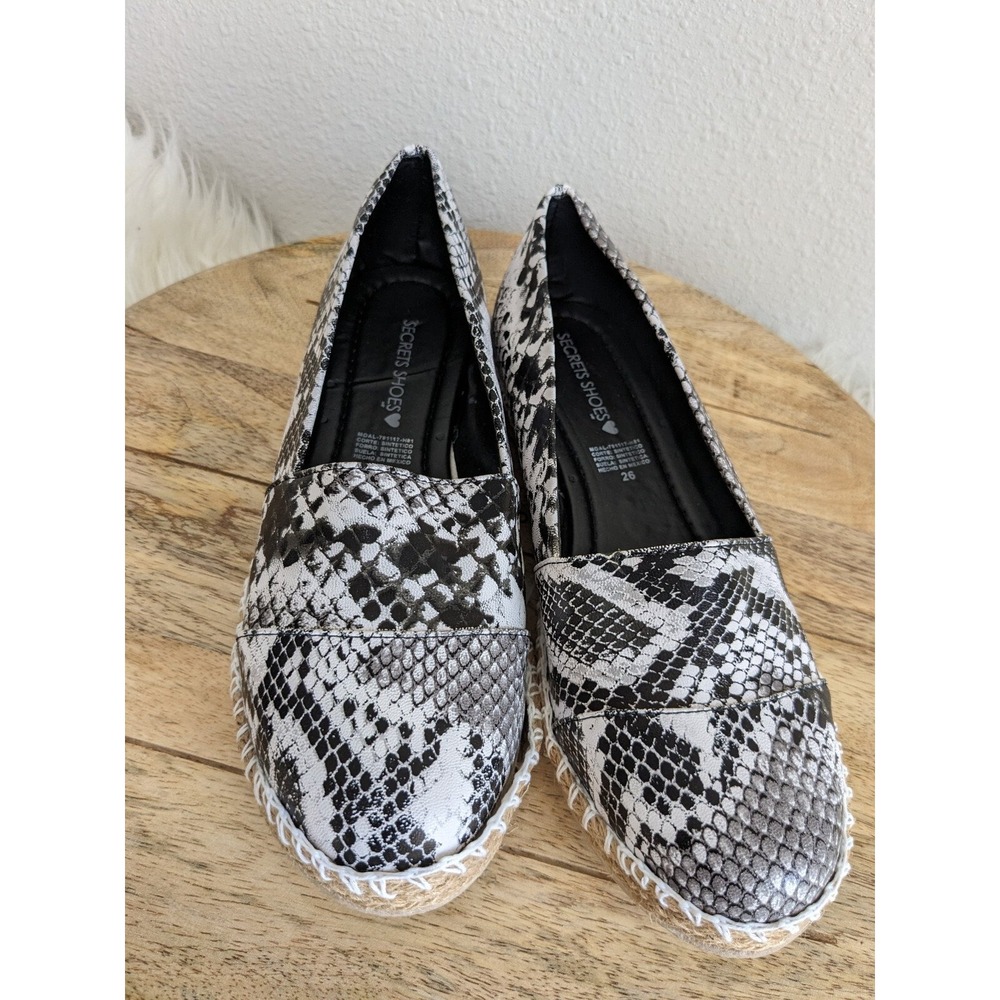 Secrets Shoes Women's Black White Snake Print Slip On Espadrille Flats 9 NEW - Picture 2 of 6